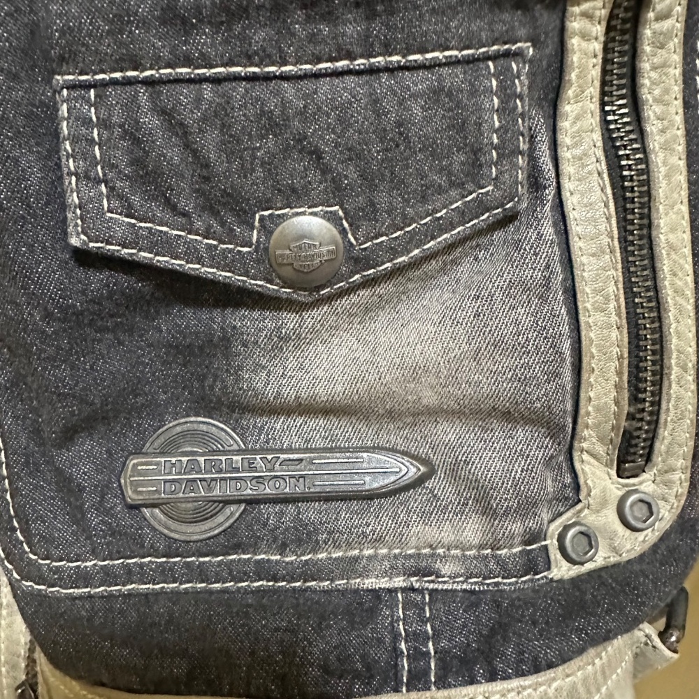 Harley-Davidson Leather and Canvas Motorcycle Jacket/Vest - Picture 4 of 6